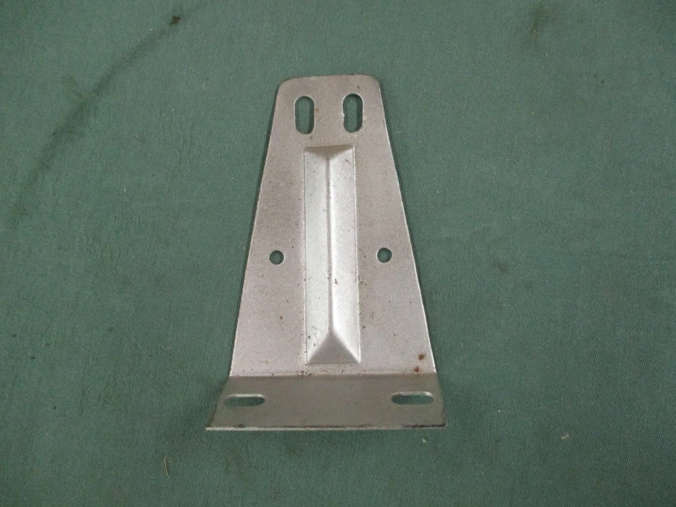 Soporte de montaje de antena trasera Packard Caribbean 1955-56 Foto 1 de 1