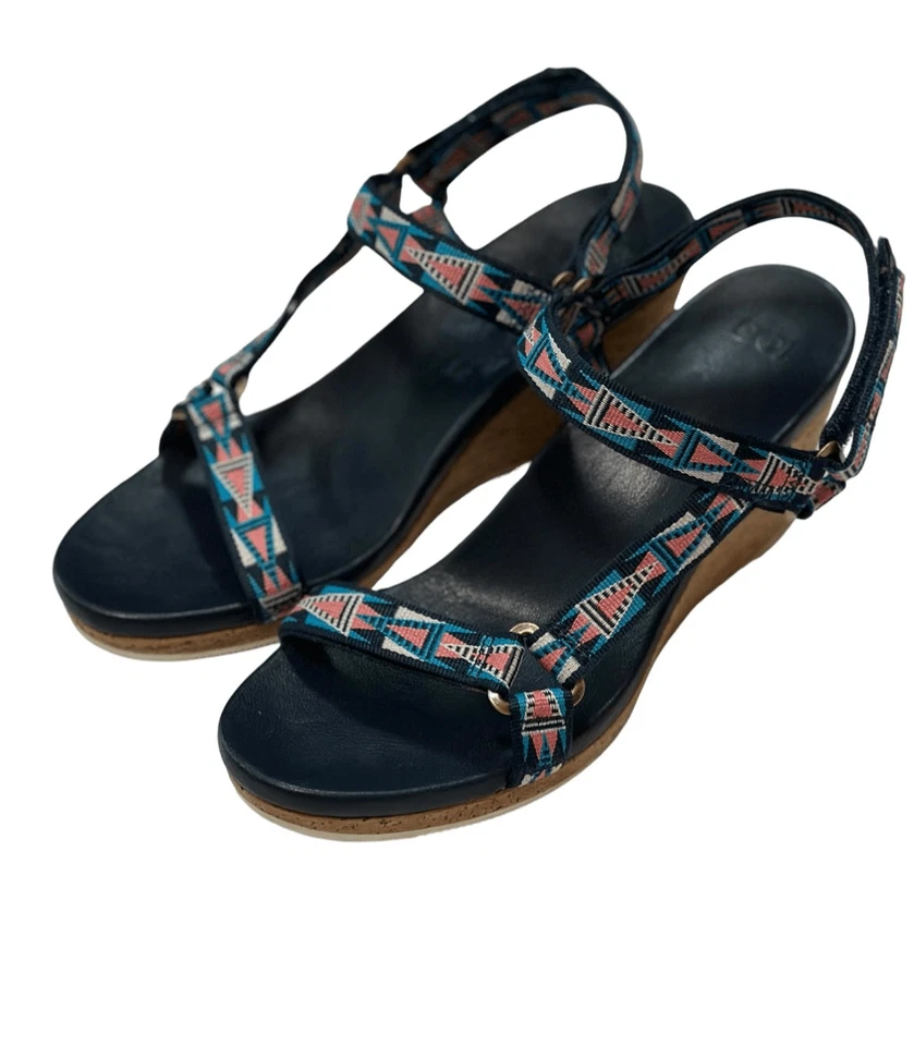 Sandalias universales con cuña de corcho Teva Arrabelle Foto 1 de 4