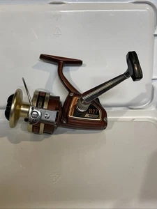 70er Jahre SELTENE Pflueger Japan 1127 Spinnrolle 4:3,1 Anti-Reverse - Bild 1 von 16