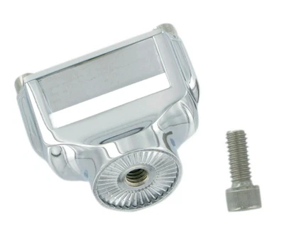 Montaje de matrícula lateral curvo Kuryakyn cromado (KUR3186) - 3186 Foto 1 de 4