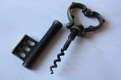 Tire-bouchon clef bronze a patine verte (28573) - Photo 1/2