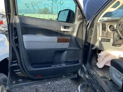 OEM TUNDRA    2012 Front Door Trim Panel 1345517 Foto 1 de 4