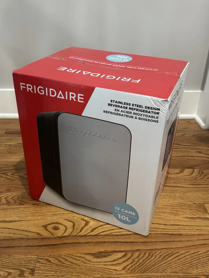 Frigidaire, Retro 10L, 15 Can Mini Nevera Personal Enfriador, EFMIS183, Inoxidable. Foto 1 de 3