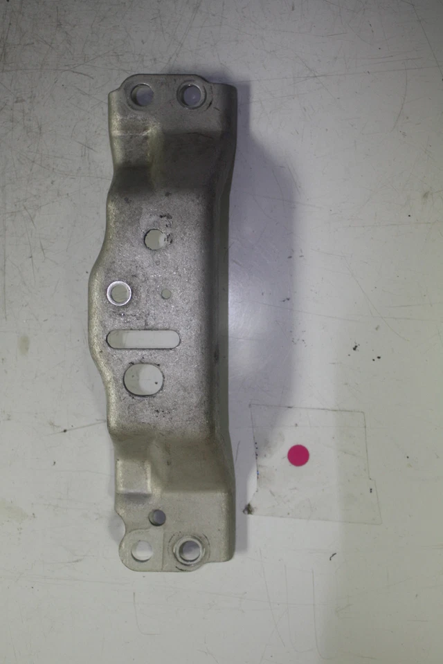 04-05 HONDA CBR 1000RR ASIENTO PASAJERO TRASERO PESTILLO MONTAJE Foto 1 de 1