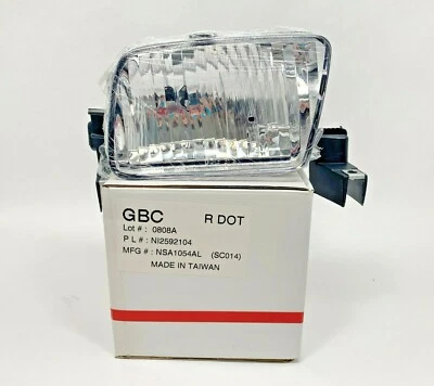 Driver Side Fog Lamp Light Assembly NSA1054AL (For 1998-1999 Nissan Altima) - Image 1 of 4