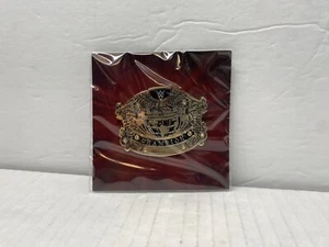 Undisputed Championship Title Belt Loot Slam Crate Spilla WWE - Foto 1 di 2