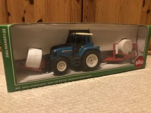 SIKU.1:32.FARM.FENDT Tractor With Bale Fork 3861 Traktor Mit Ballengabel - Picture 1 of 5