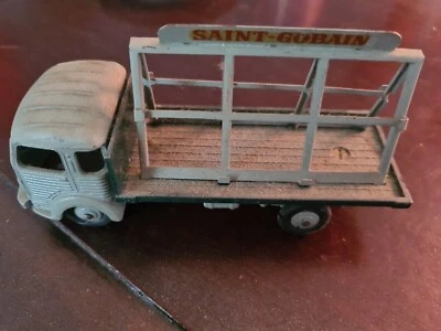 Dinky Toys F N° 33 C Truck Simca Cargo Miroitier Saint Gobain diecast metal - Image 1 of 4