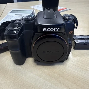 Sony Alpha DSLR-A100 Kamera – guter Zustand – funktionstüchtig – mit Bodycap - Bild 1 von 9