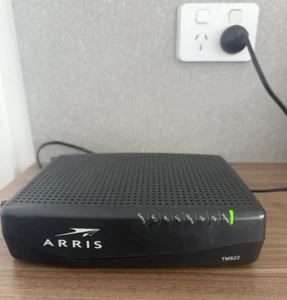 Arris TM822G Cable Modem VOIP Internet Router power cord supplied turns on used - Picture 1 of 5