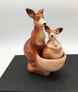 Salero y pimentero Westland Kangaroo and Her Joey - Imagen 1 de 4