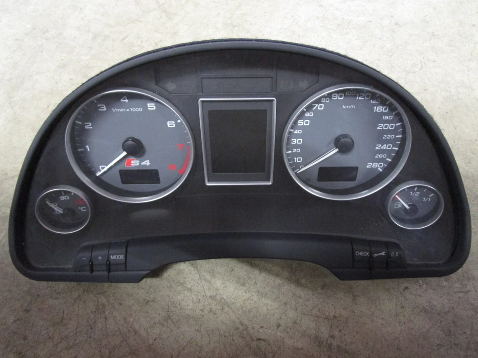 Cuadro de instrumentos color FIS velocímetro A4 S4 B6 8E 4.2 V8 8E0920933AX BOSCH  Foto 1 de 4