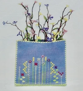 Handblessings Eileen Gurak “Wild-flowers Pocket" Counted Cross Stitch pattern - Picture 1 of 2