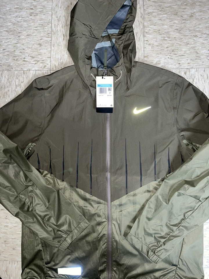 Nike Running Aerogami Rain Jacket - Men's Medium ~ $275.00 FD0410 222 Green - Image 1 of 4