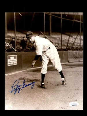 Lefty Gomez JSA Coa Signed  8x10 Photograph Autograph Yankees - Image 1 of 3