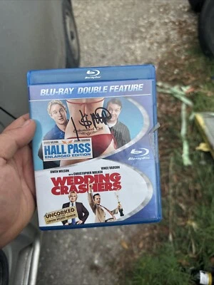 Hall Pass & Wedding Crashers (Blu-ray) - Image 1 of 2
