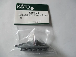 Camión Kato # 929104 E5 (falda), plateado. con acoplador. Escala N - Imagen 1 de 2