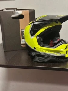 Fly Kinetic Vision Youth Hi-Vis Motocross MX Helmet Youth Med (49-50cm) - Picture 1 of 3