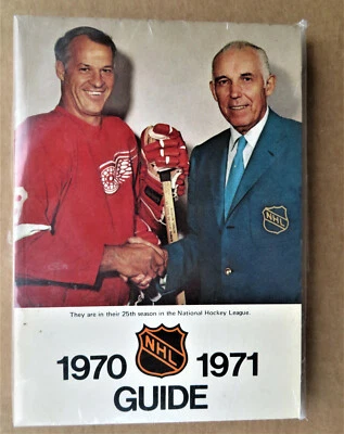  Vintage NHL 1970-71 Hockey Guide Hockey - Gordie Howe Cover Last Yr with Wings - Image 1 of 4