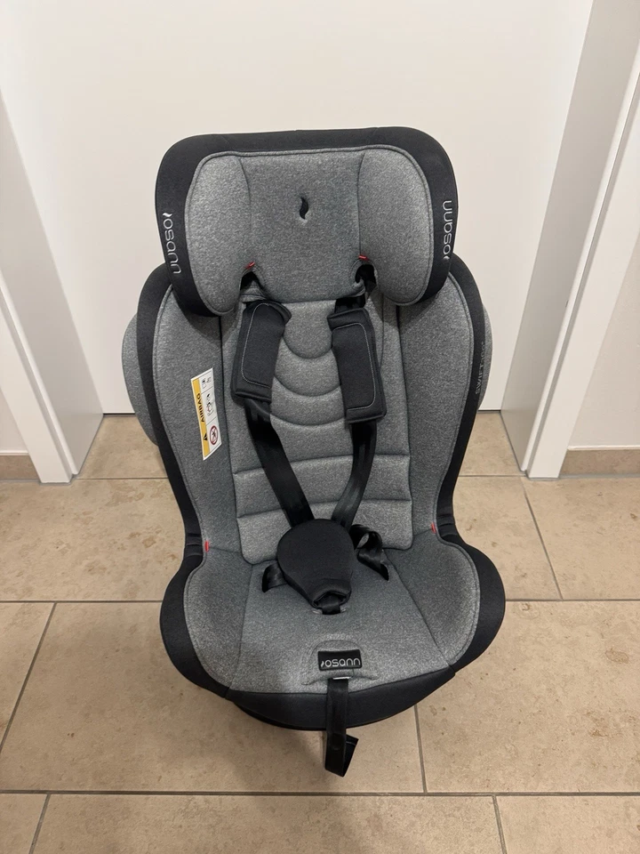 Neuwertiger Kindersitz Isofix Osann Swift 360 9-18 Kg Kindersitz - Bild 1 von 4