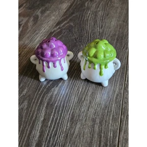 Spooky Hollow Bubble Cauldrons Salz & Pfefferstreuer Set Lila Grün Halloween - Bild 1 von 6