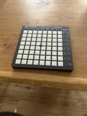 Novation Launch Pad MK2 - Midi - Controller Inkl. OVP Und Hülle - Bild 1 von 4