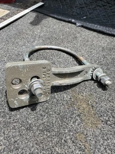 Burndy GAR3904TC 2.5-3.5" Mechanical Grounding Connector 4" OD Copper U-bolt - Picture 1 of 6