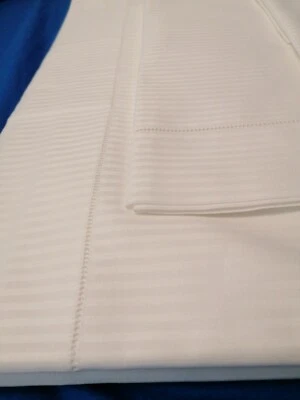 Completo letto matrimoniale MAXI in raso di cotone bianco  - Immagine 1 di 4