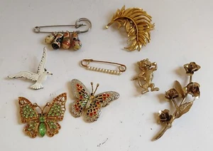 Vintage Brooch Pin 8 pc Lot DeNicola Rose Stem Tony Tiger Leaf SSK Butterfly - Picture 1 of 9