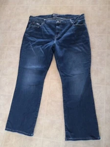 Damen Levis 512 Perfectly Sharping Boot Leg Jeans Blau Größe 24W - Bild 1 von 3