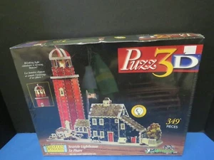 Puzz 3D Seaside Lighthouse Charles Wysocki With Blinking Light 349 Pieces - Afbeelding 1 van 6