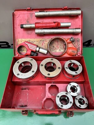 ROTHENBERGER 70905 Manual Ratchet Pipe Threader Set ½” to 2” NPT - Image 1 of 4