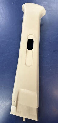 2000 LEXUS RX300 CENTER RH RIGHT PILLAR UPPER TRIM  62410-48010 OEM - Изображение 1 из 3