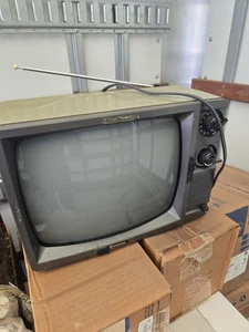 Vintage SAMSUNG TB1212 Portable B&W 12" Television TV Gaming Monitor - Picture 1 of 7