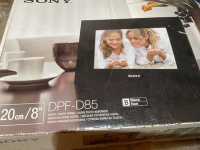 Sony DPF-D85 Digital Picture Frame 8" (20cm) black - Image 1 of 4