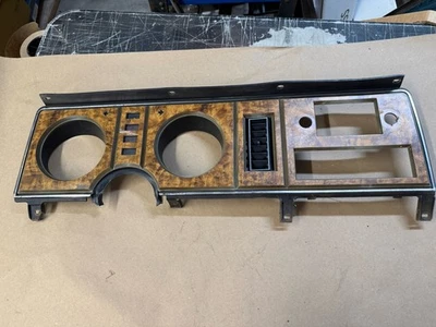 Ободок приборной панели 83-88 Ford Bronco II Ranger текстура дерева 1983-1988 2 - Изображение 1 из 4