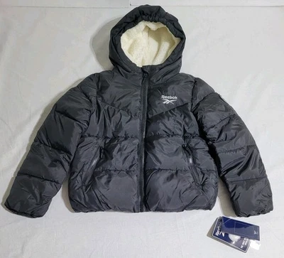 Chaqueta con capucha acolchada de piel sintética Reebok Puffer niños talla S (7/8) precio de venta sugerido por el fabricante 115,00 USD nueva Foto 1 de 4