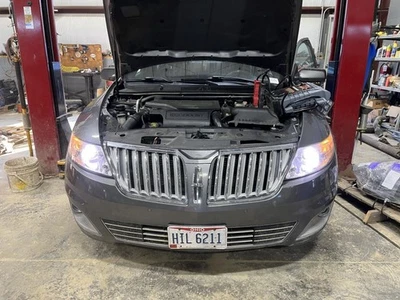 (LOCAL PICKUP ONLY) Passenger Right Fender Fits 09-12 MKS 92013 - Image 1 of 4