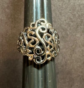 Gunmetal Gray Scroll Style Statement Ring Stretch Elastic Band Adjustable 9-11 - Picture 1 of 5