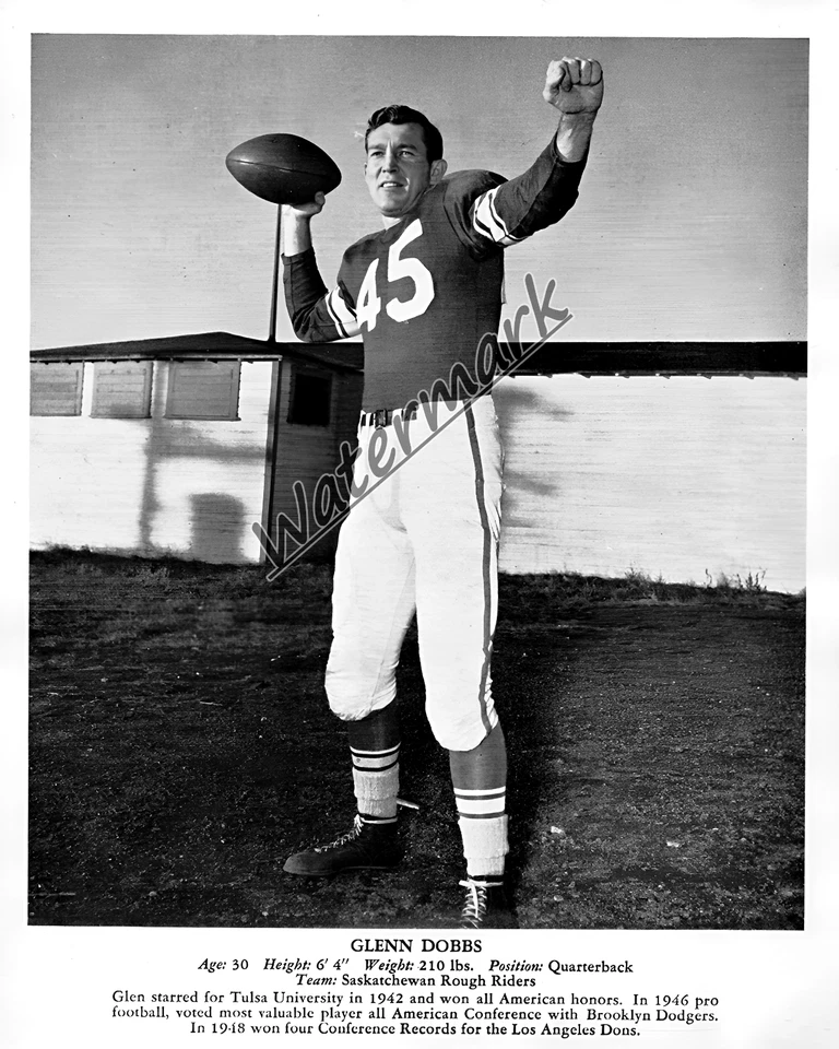 Foto CFL 1950 QB Glenn Dobbs Saskatchewan Roughriders blanco y negro 8 X 10   Foto 1 de 1
