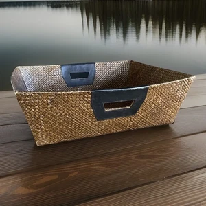 Large XL 20" x 17" Woven Bombay style Wicker Storage Basket Faux Leather Handles - Picture 1 of 11
