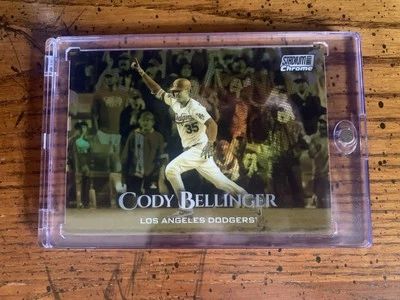 Cody Bellinger 2019 Stadium Club Gold Minted Refractor, Dodgers SCC-90 - Image 1 of 2