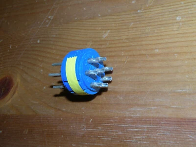 Amphenol BCO 10-825811-07P 8 Pin Circular Connector New - Image 1 of 4