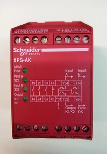 Rele de Seguridad Schneider Electric XPS-AK XPSAK311144 / Safety Relay - Imagen 1 de 3