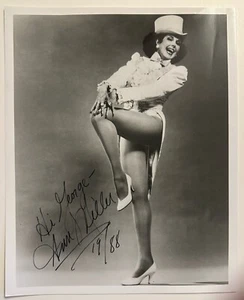ANN MILLER: FOTOGRAFÍA DEDICADA 8X10 FIRMADA EN BLANCO Y NEGRO AUTÓGRAFO DESFILE DE PASCUA - Imagen 1 de 2
