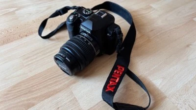 Pentax K K-r 12.4MP Digitalkamera - Schwarz (Kit mit 18-55mm Objektiv) - Bild 1 von 4