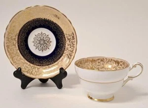 Vintage Paragon Cobalt & Gold On Peach Bone China Cup & Saucer Center Medallion - Picture 1 of 9
