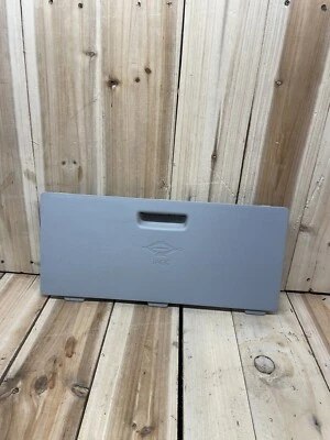 2011-2017 NISSAN QUEST REAR SIDE JACK PLASTIC COVER BEZEL BACK TRIM PANEL GRAY — 第 1/4 张图片