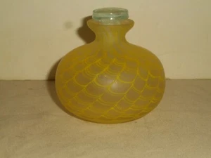 Vintage Blown Glass Perfume Scent Bottle Yellow Pulled Feather Crystal Stopper - Picture 1 of 12