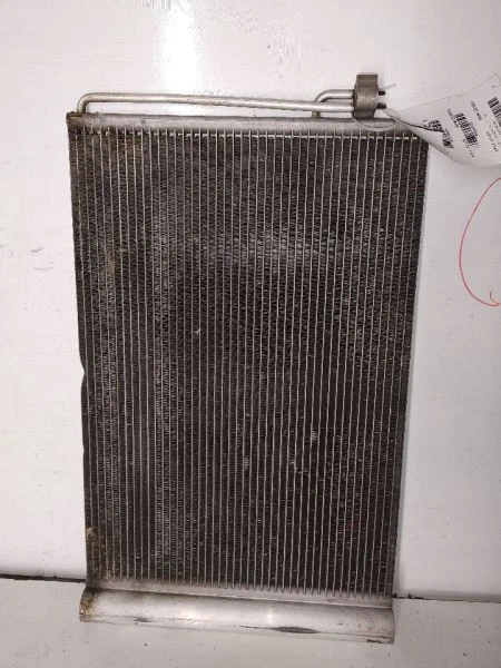 BMW 525I E60 2005 condensador de CA Foto 1 de 4